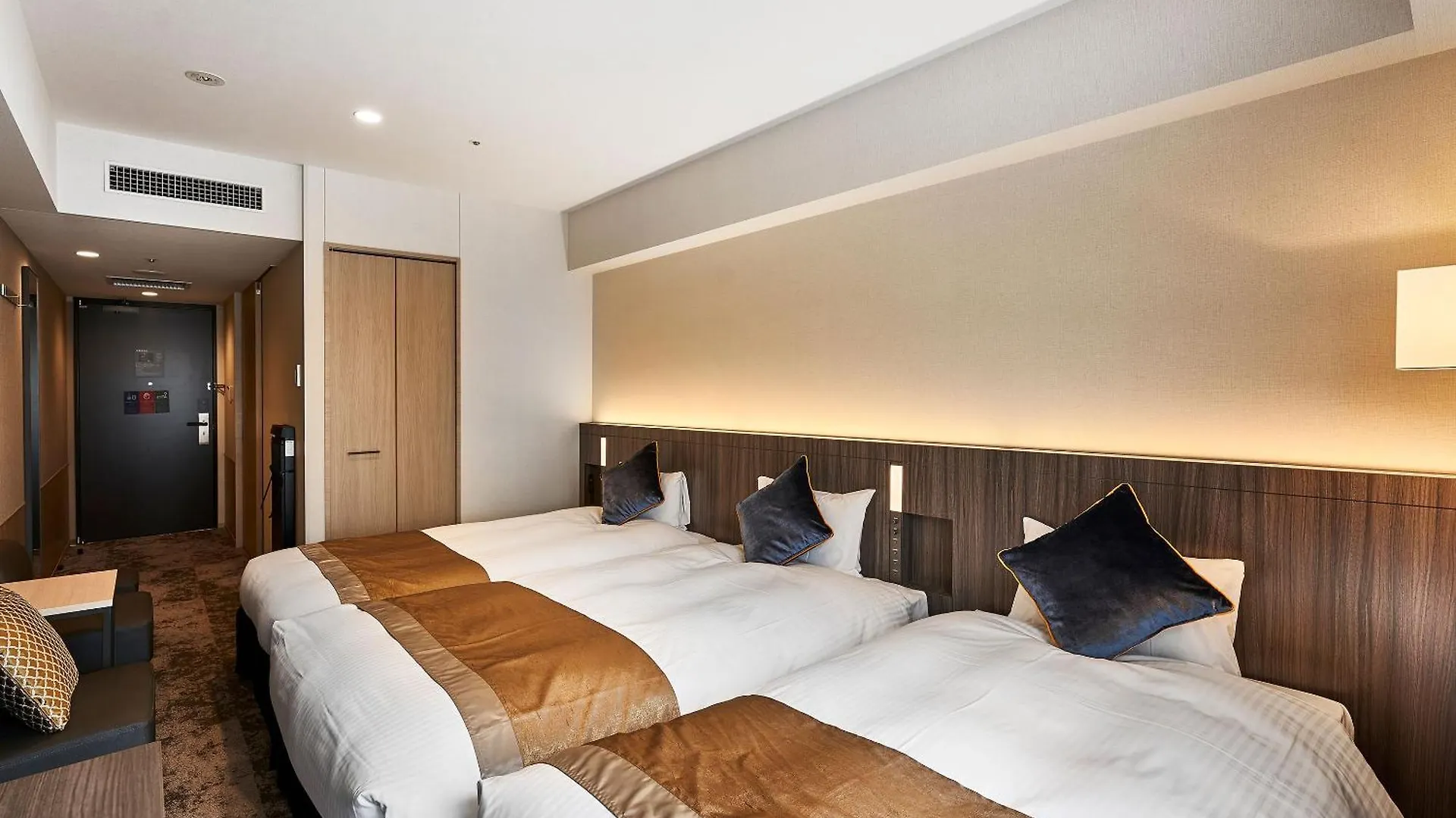 Del Style Osaka-Shinsaibashi By Daiwa Roynet Hotel 4*, Osaka